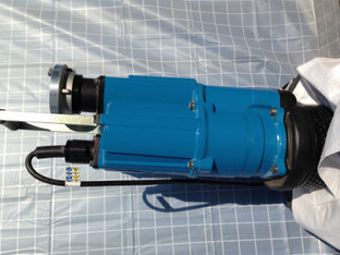 Schmutzwasserpumpe Tsurumi HSA2.4S mit Schwimmer Tauchpumpe Bau